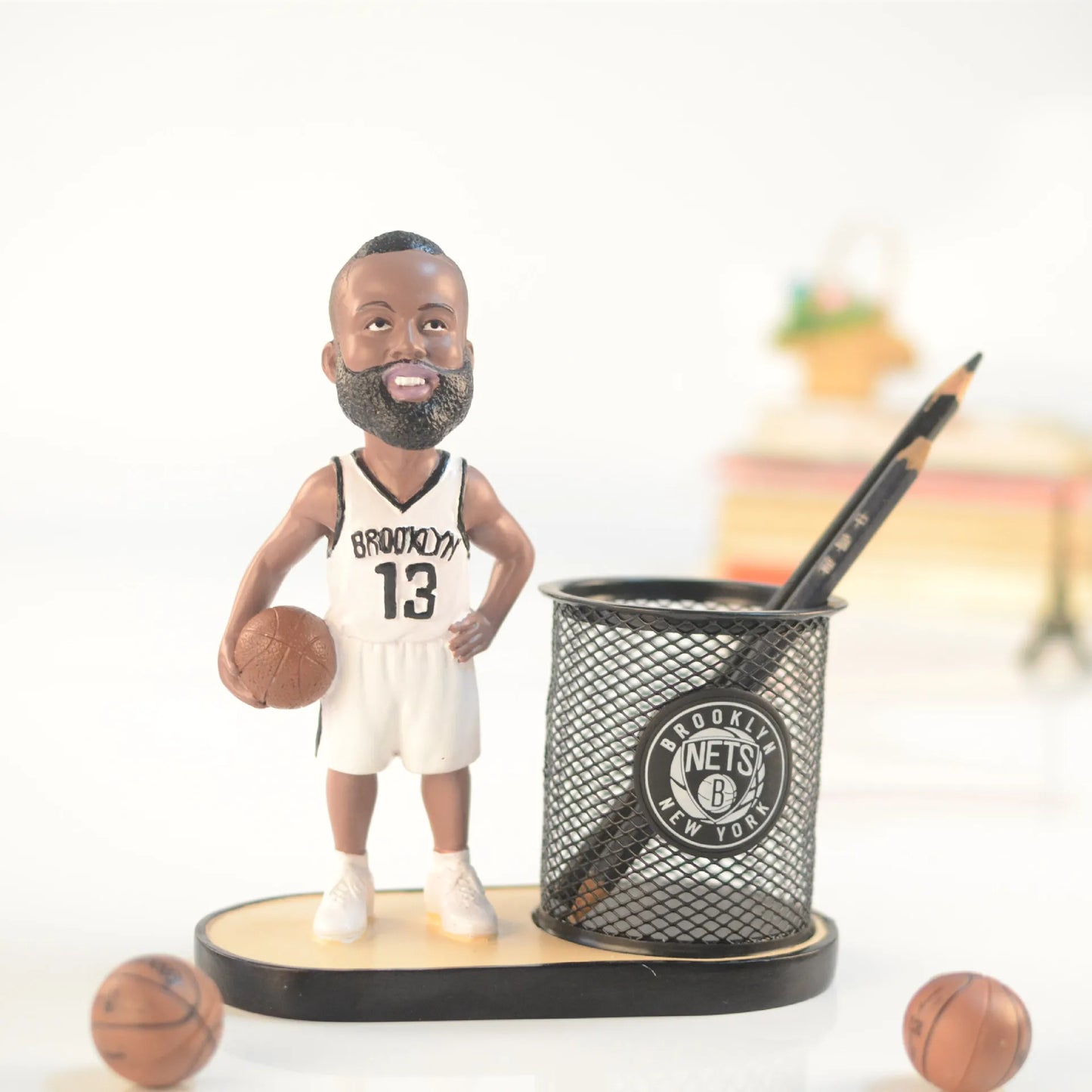 NBA Star Resin Craft Decoration James Scobie Handheld Star Pen Holder Owen Harden Basketball Character